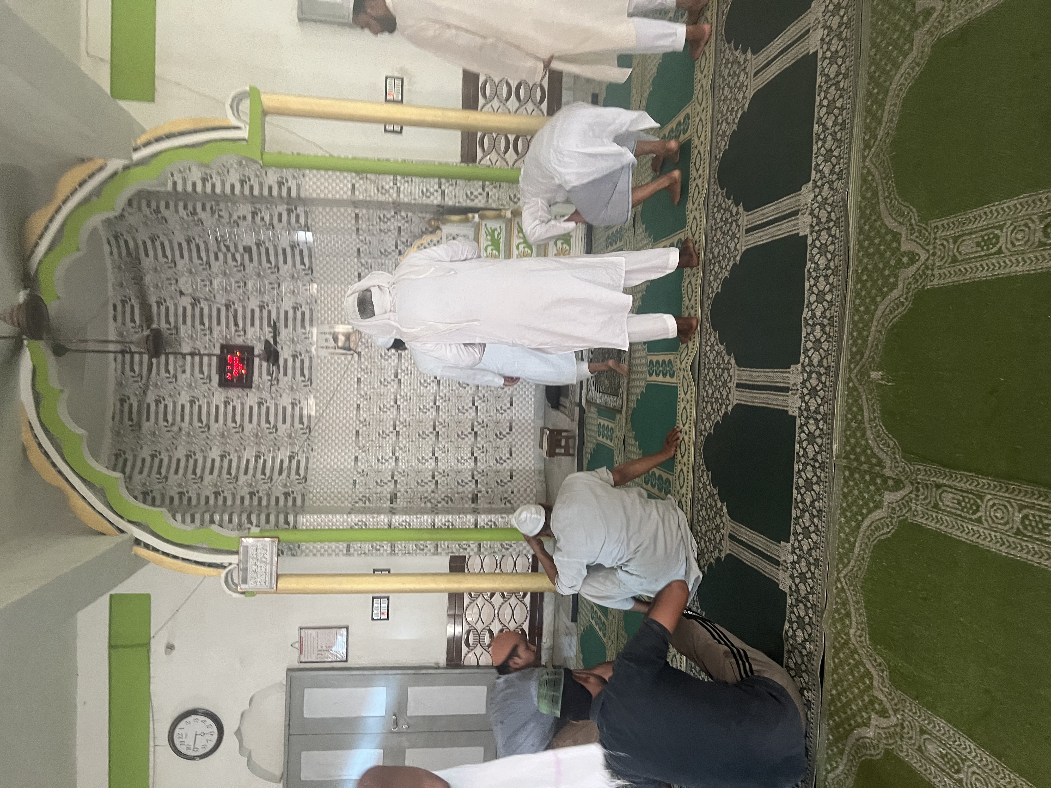 Masjid Madina sadak wali