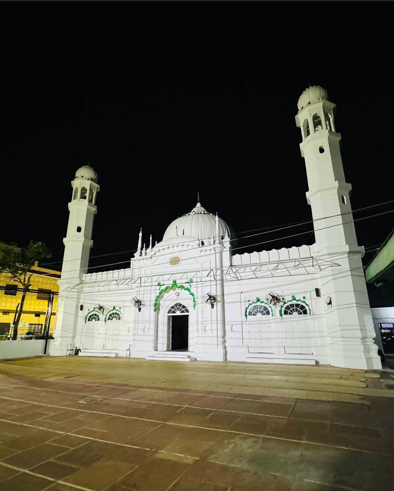 Badshahi Masjid khanAlampura