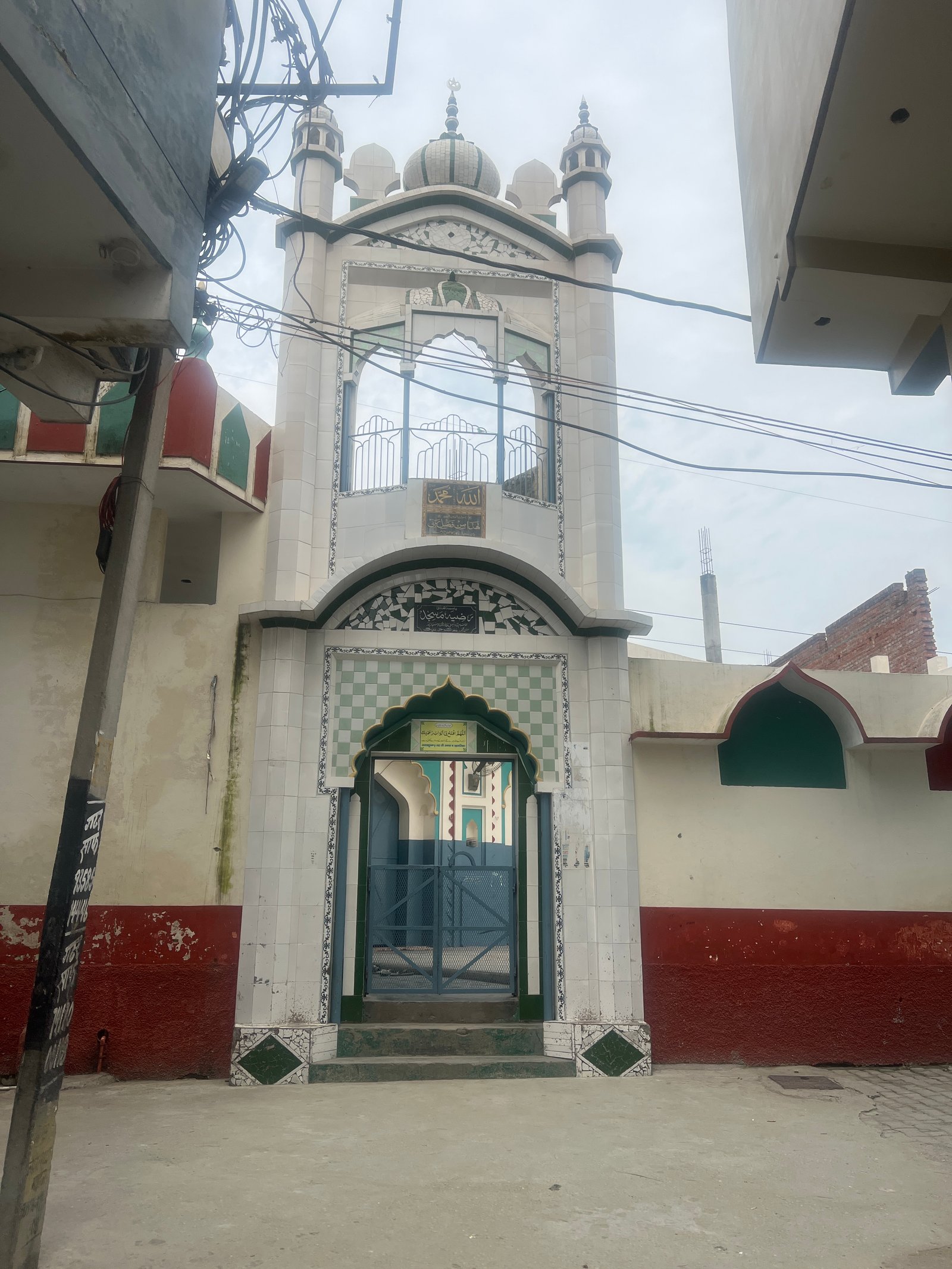 Masjid Razia manak mau