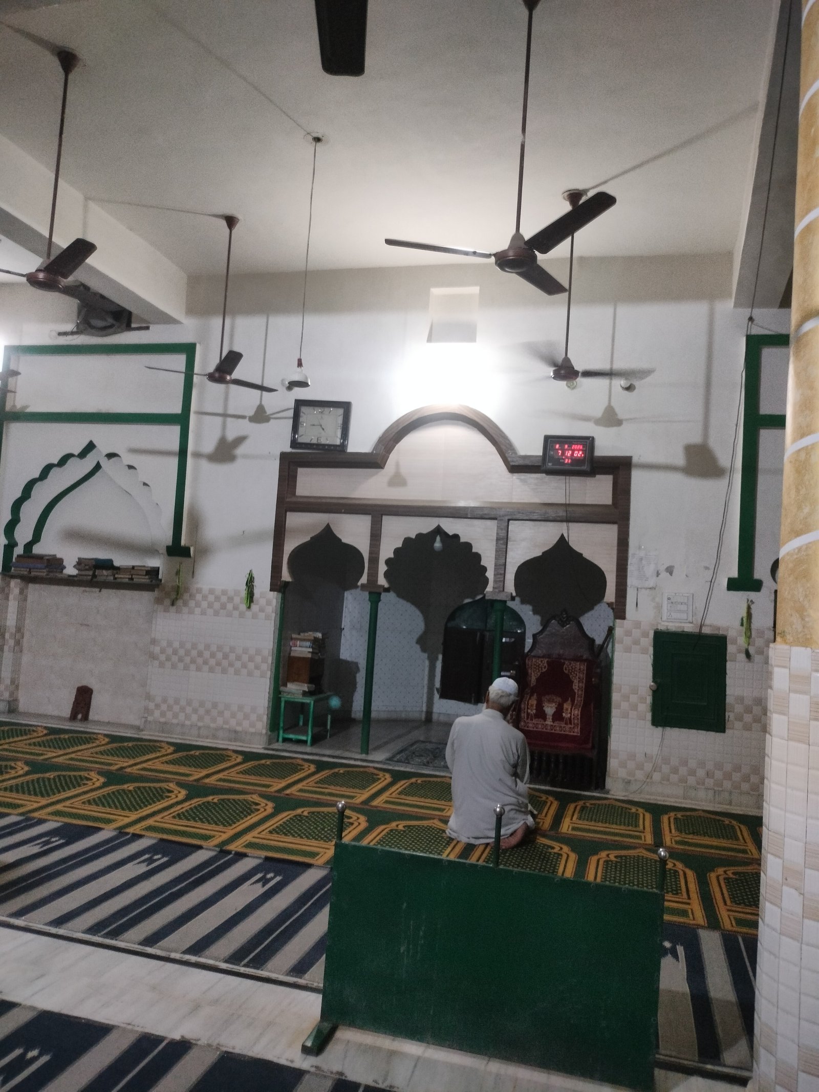 Rehmani Masjid 