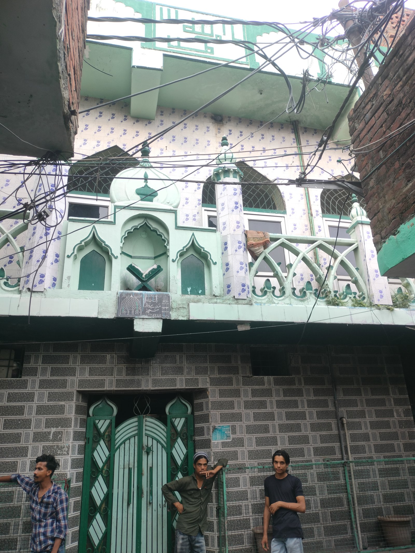 Maderse wali Masjid 